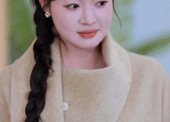 K2407006 小女孩竟用上吊逼媽媽給她找爸爸#重生萌寶我看爹地哪里逃 #百億好劇好看計劃 Part 2