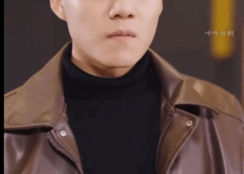 K2407029 沒女富婆第一天來公司視察 結果一個衣衫不整的小哥闖進公司大廳 Part 2