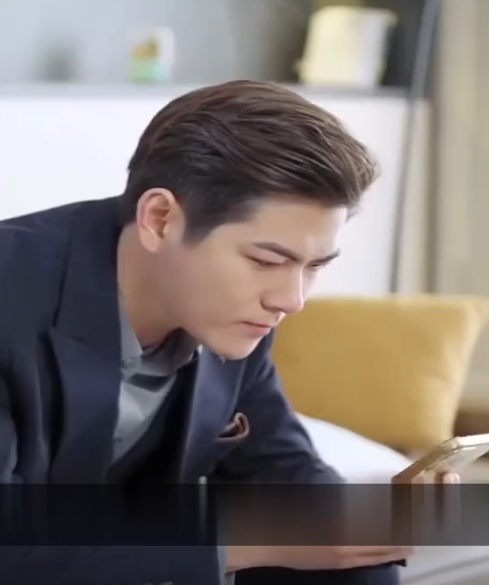 N3108027 ang presiden tidak mengetahui istri yang dia kira sudah me Part 2