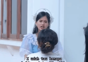 N1410306 Tangan nyangkut malah jadi kesempatan pembantunya untuk melecehkannya part 2