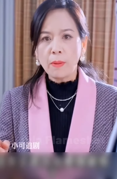 N1410222 Pria itu awalnya benci, namun pada akhirnya dia jadi menyukai gadis tersebut part 2