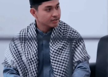 N2010333 WANITA INI HAMPIR DICELAKAI OLEH PAK RT! UNTUNG ADA SHIRA Part 2