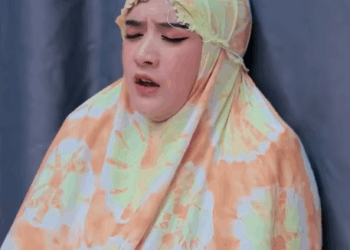 N2310385 Lagi khusyuk ibadah malah part 2