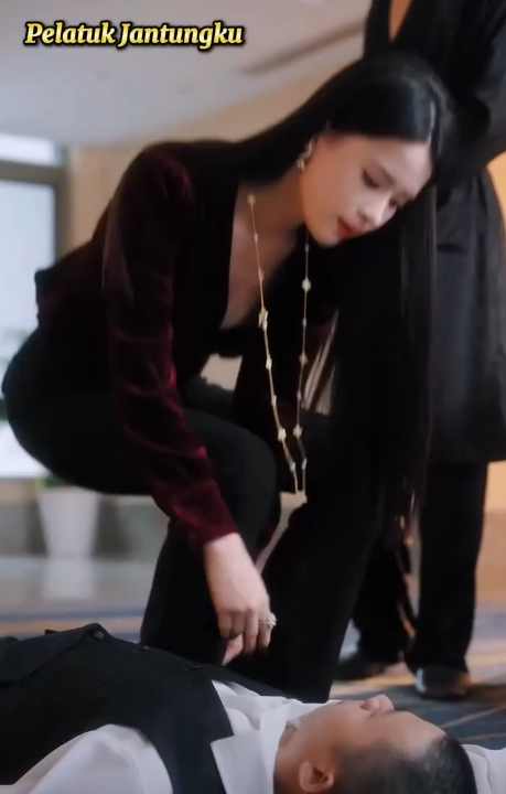 N2010141 Vengeance Blooms in Second Life part 2