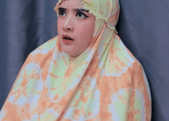 N2310385 Lagi khusyuk ibadah malah part 2