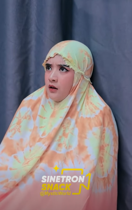 N2310385 Lagi khusyuk ibadah malah part 2