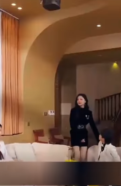 N2810173 Ketika Yang Kaya Menyentuh Hati Sang Pegawai part 2