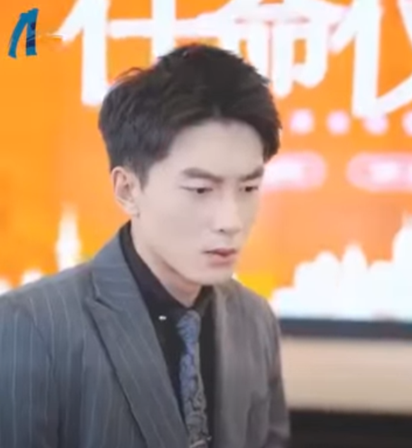 N3010290 CEO yang Tak Terkalahkan Tapi Tolong… Cintai Aku part 2