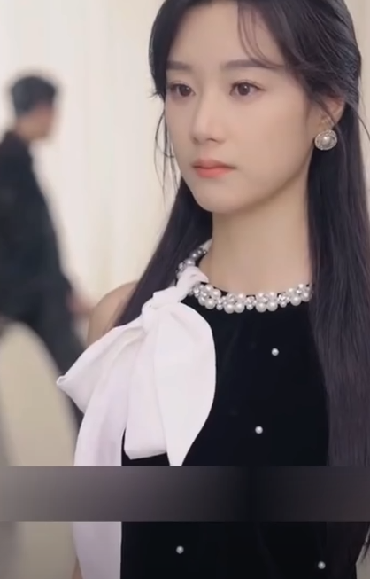 N0811204 Bos Dingin Jatuh Cinta pada Karyawan Biasa part 2