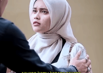 N2110090 Tangan nyangkut malah jadi kesempatan pembantunya untuk melecehkannya part 2