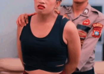 N1211465 Senyum Tanpa Arti part 2