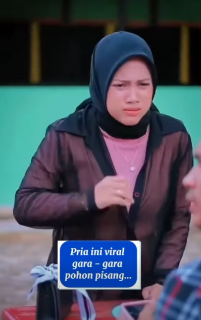 N1211178 Pria ini viral gara gara pohon pisang part 2