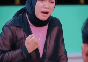 N1211178 Pria ini viral gara gara pohon pisang part 2