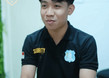 N1511217 Aku Jatuh Cinta pada Musuhku part 2